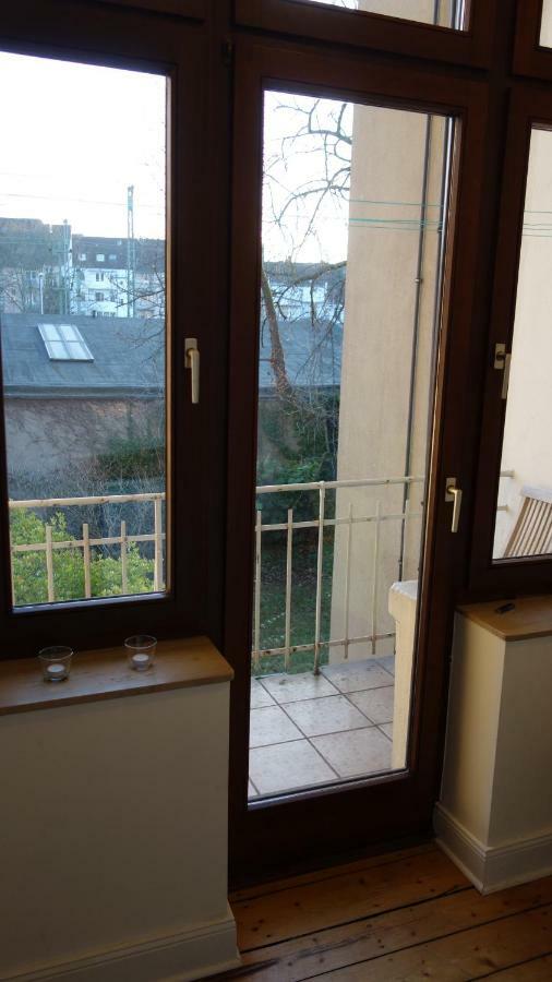 Altbauwohung In Dusseldorf-flingern Appartement